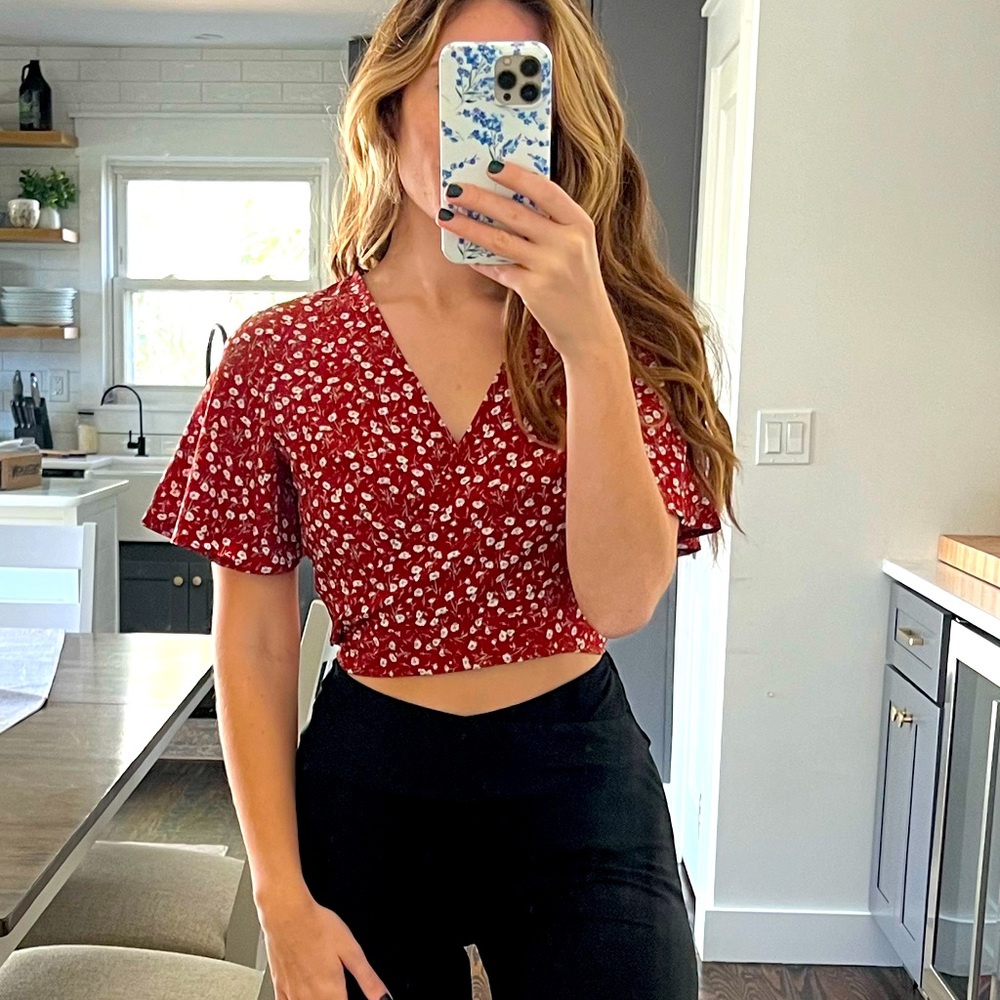 FLORAL WRAP CROP TOP